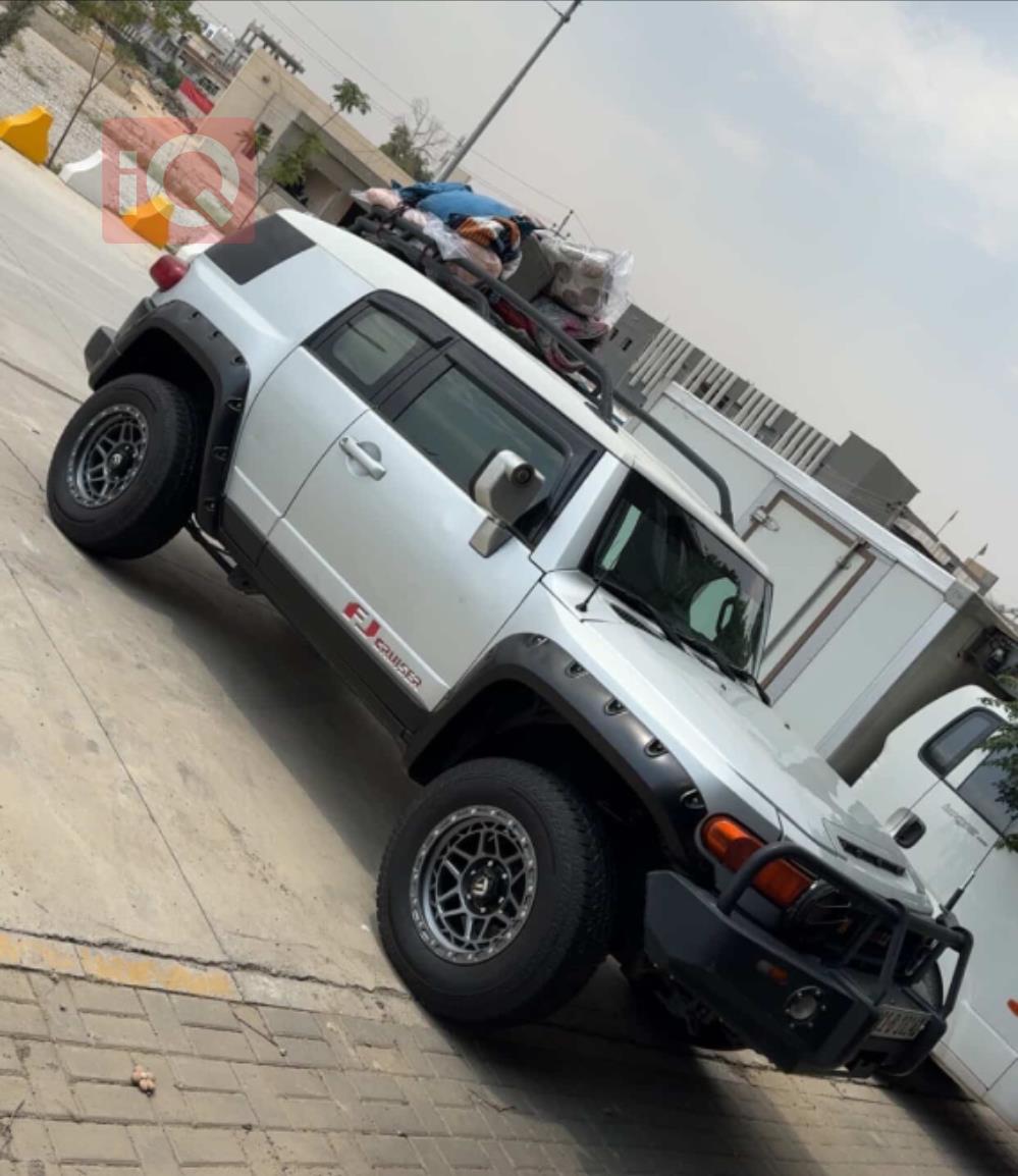 تويوتا إف جي كروزر